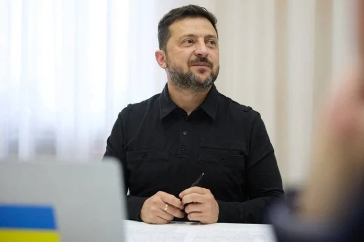 Зеленський підтвердив удари Сил оборони по нафтобазі, складах та суднах у РФ