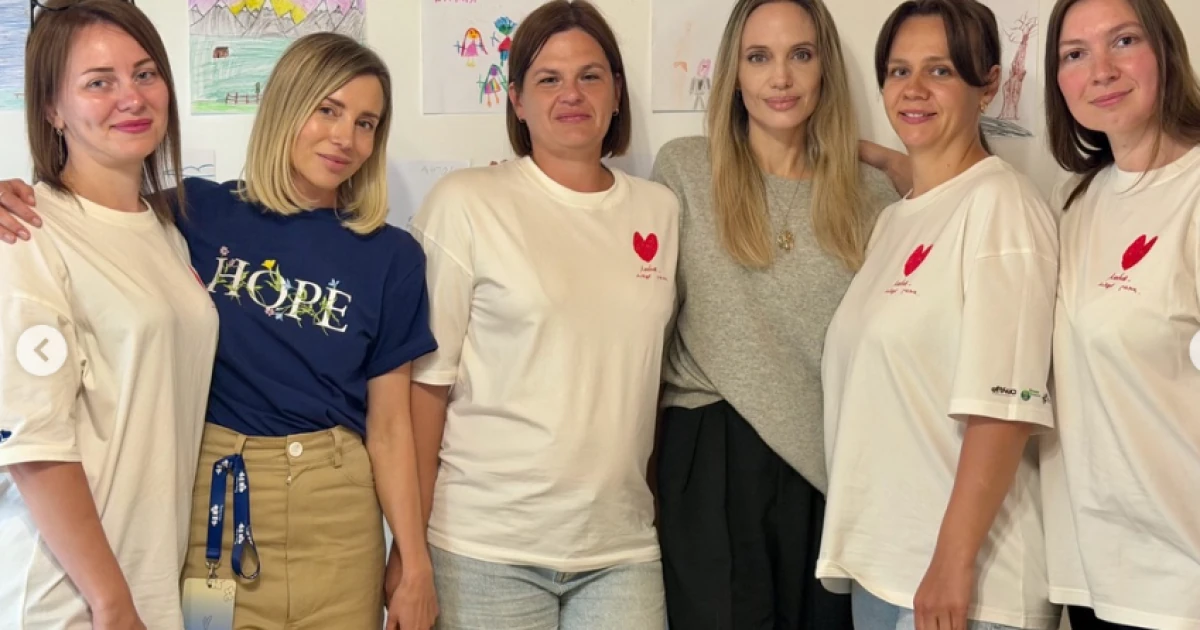 Анджеліна Джолі під час візиту до Харкова, підземний тренувальний клуб на Північній Салтівці