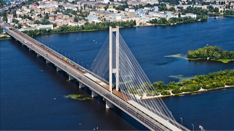 У Києві 2 жовтня після ударів: підтверджені наслідки для мостів і транспорту