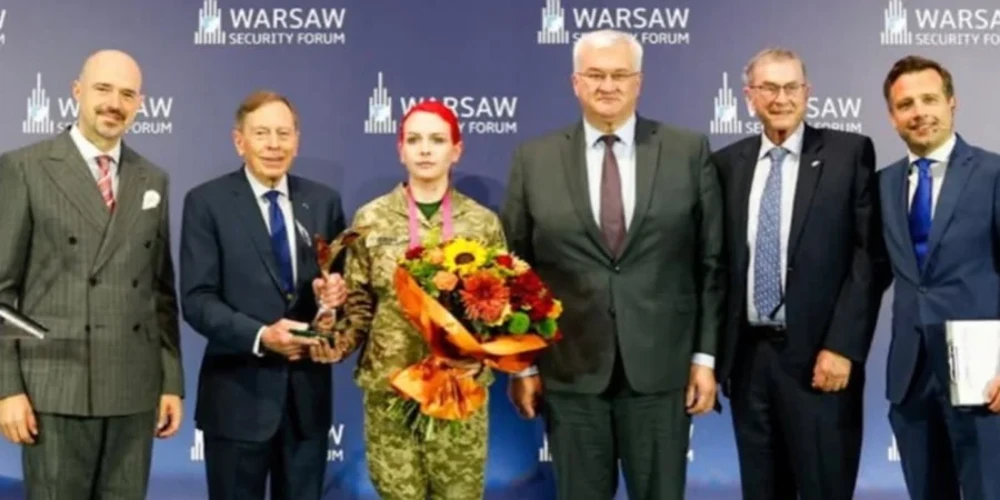 Катерина «Пташка» Поліщук під час церемонії нагородження у Варшаві (фото з її Facebook-сторінки).